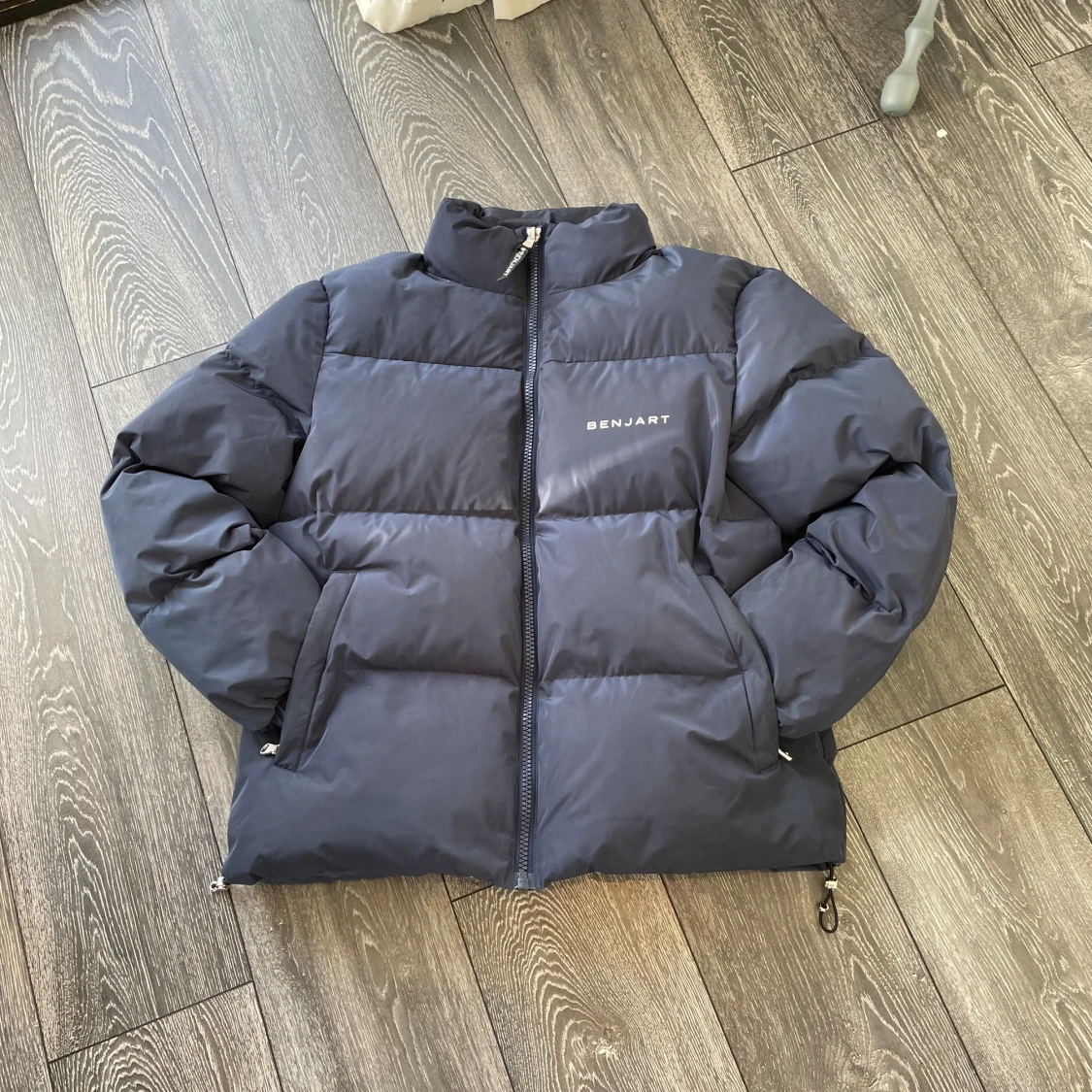Mörkblå pufferjacka från Benjart - 4