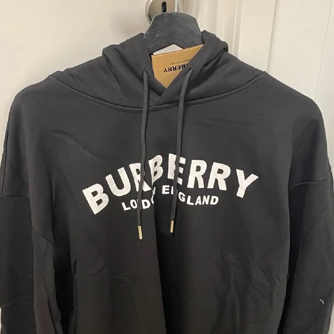 Svart hoodie från Burberry med tryck