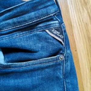Replay Jeans  - Jättebra skick. Knappt använda. Storlek 176cm eller 32/32 ungefär 