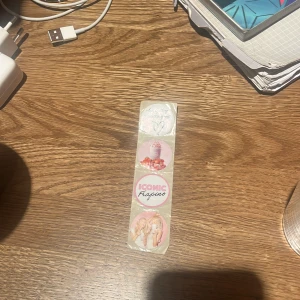 Iconic Frapino - Iconic frapino stickers! Last one standing I universet.