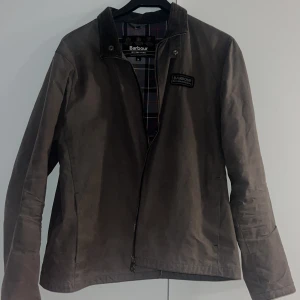 Barbour jacka - Säljer en brun jacka från Barbour, mycket bra skick