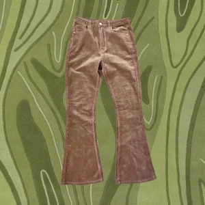 Bruna jeans från  SHEIN - Bootcut jeans, liten i storlek, passar best S/M