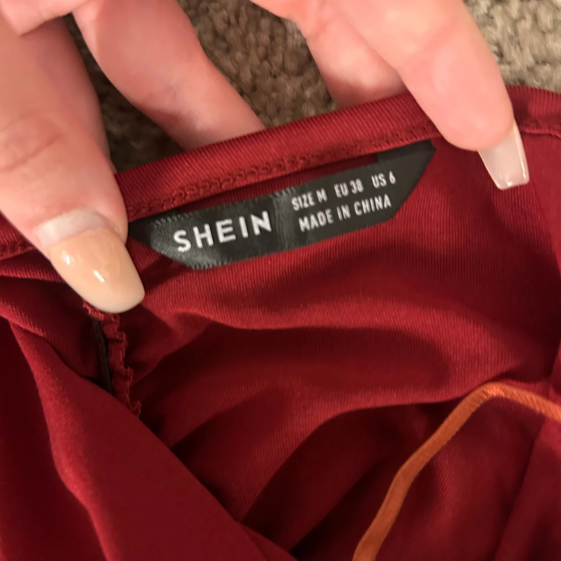 Röd långklänning med rynk från SHEIN - 3