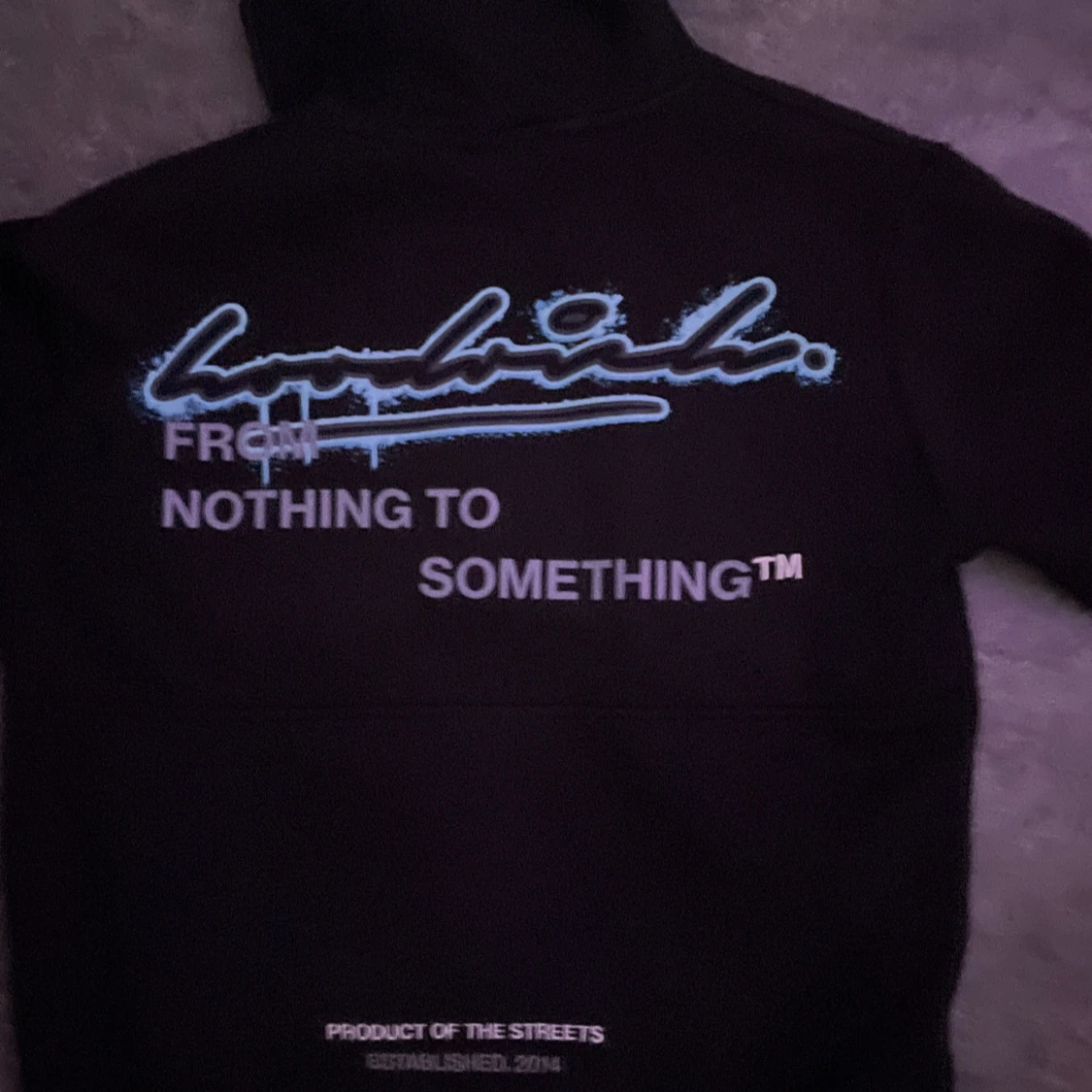 Svart hoodie från Hoodrich med tryck - 1