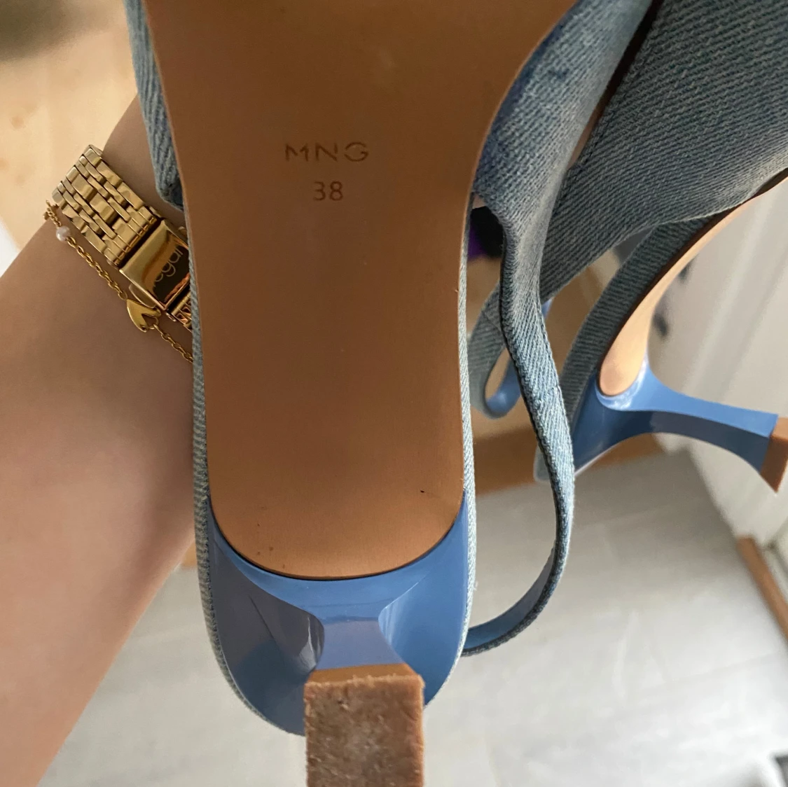 Ljusblå denimklackar från MNG - 4