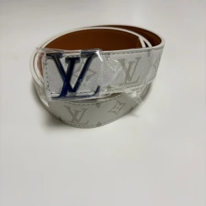 Vit bälte  - Nytt skick