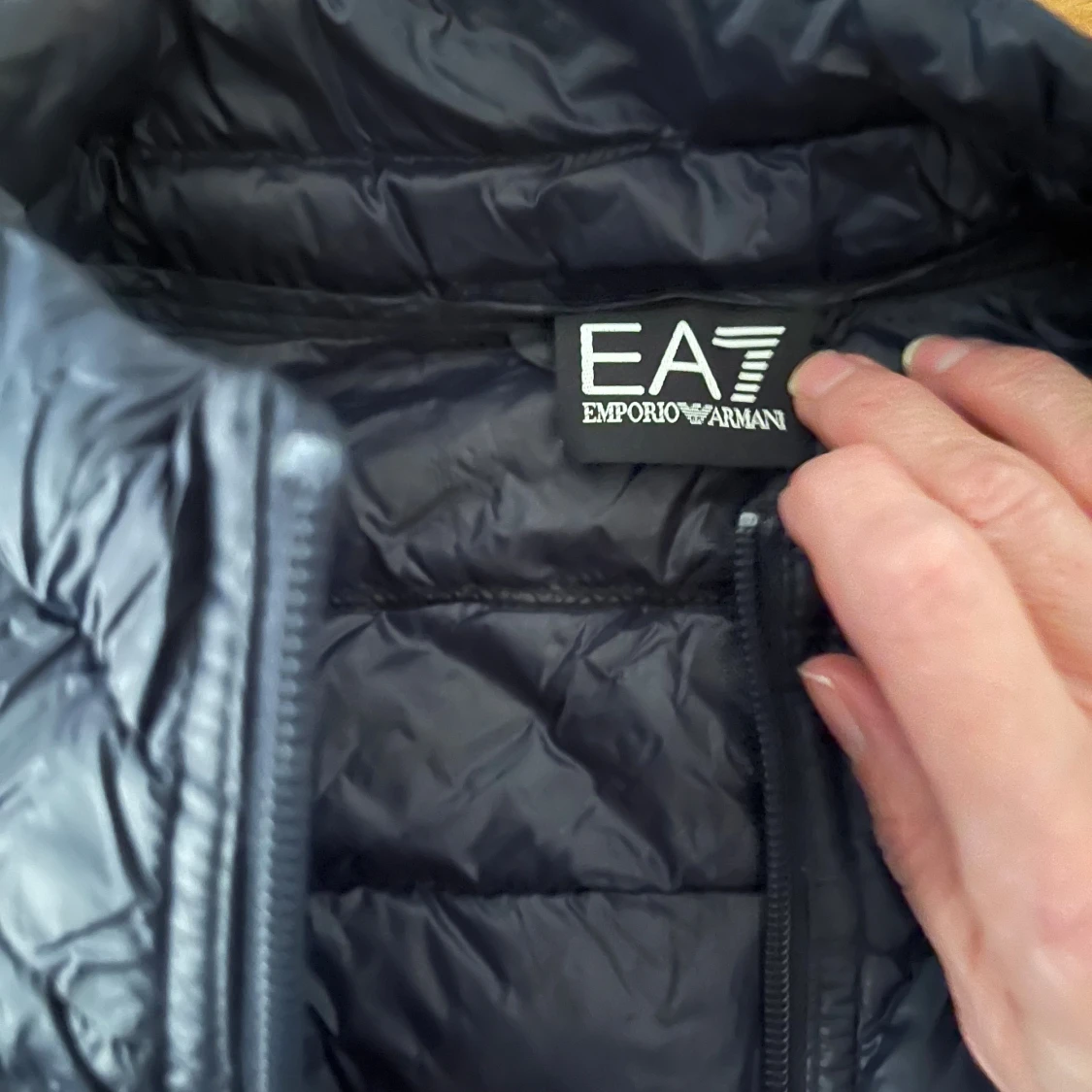 Svart dunväst från EA7 Emporio Armani - 1