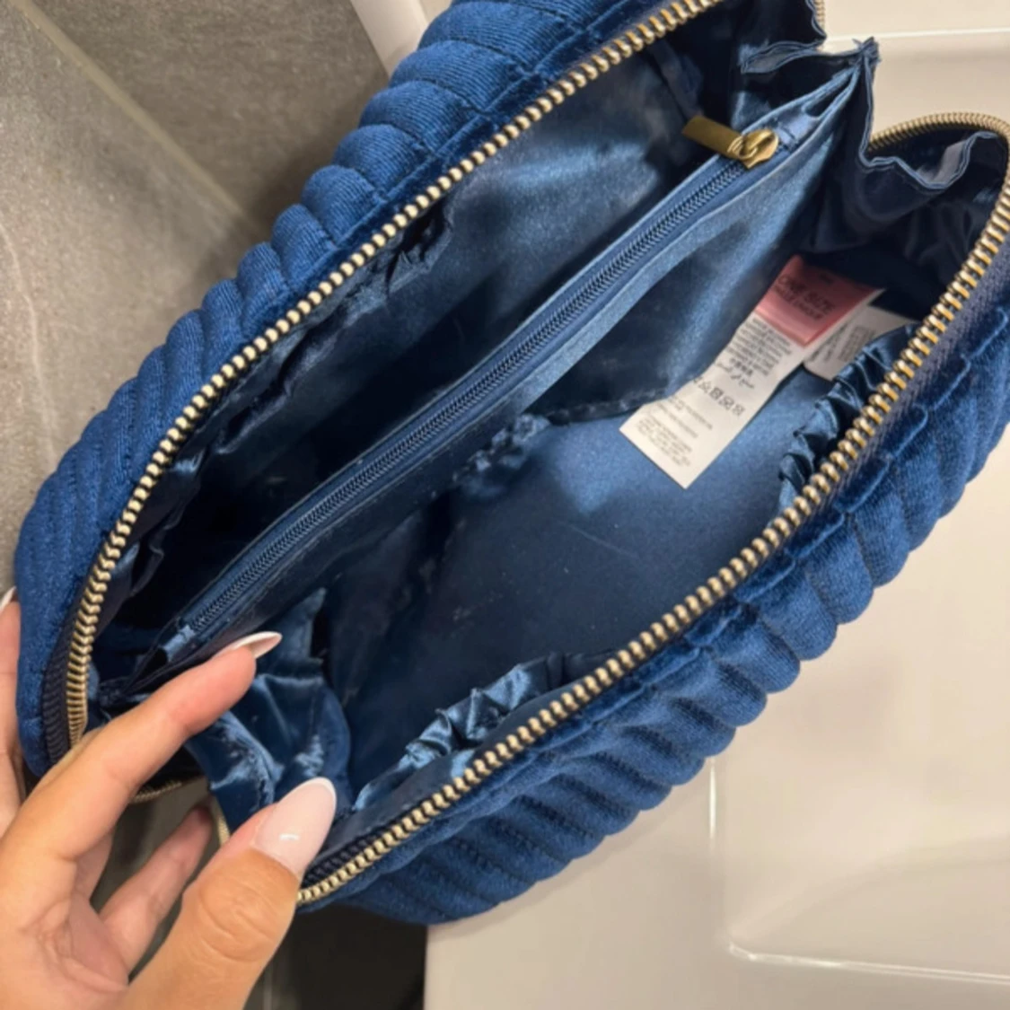 Blå quiltad necessär  - 2