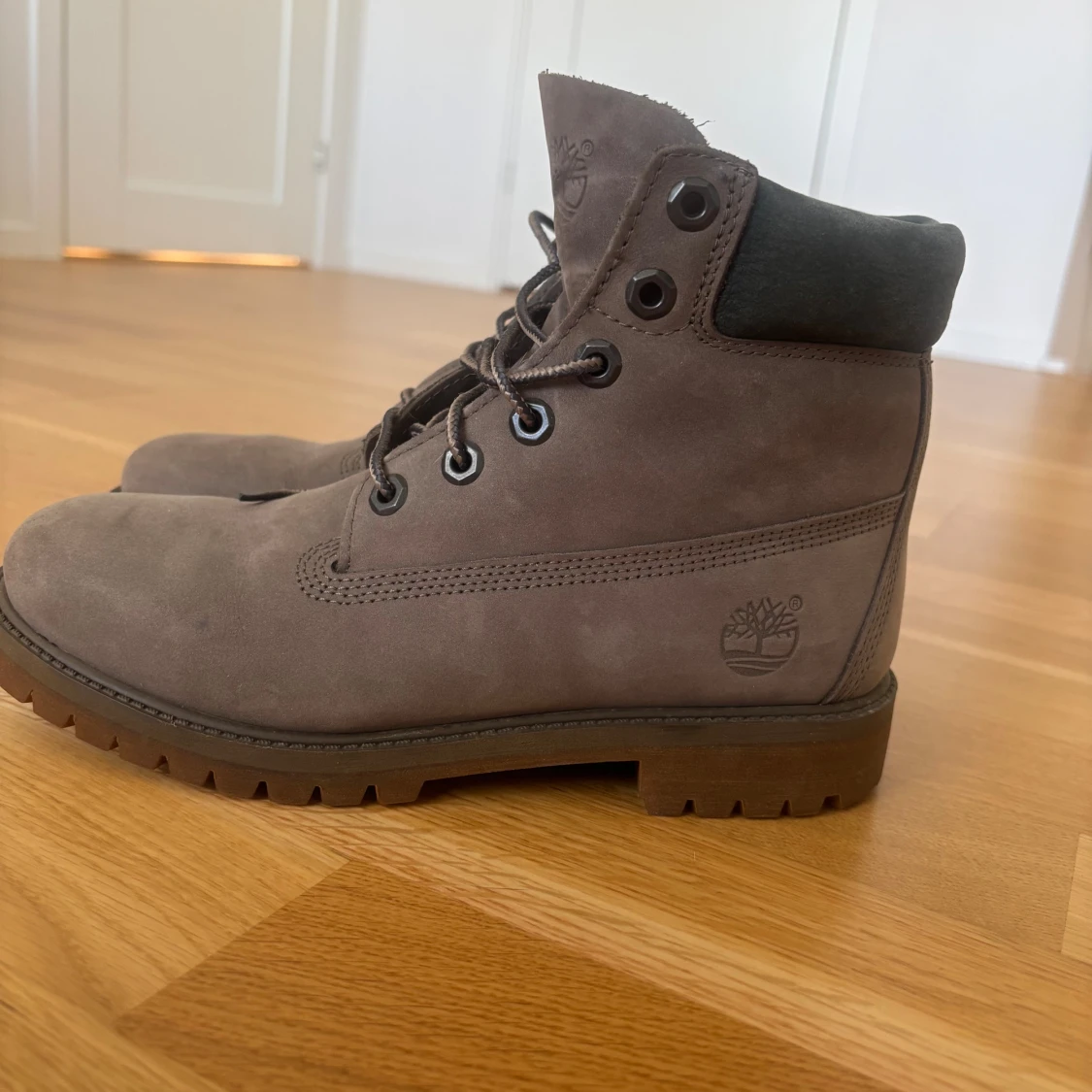Grå Timberland boots i mocka - 1