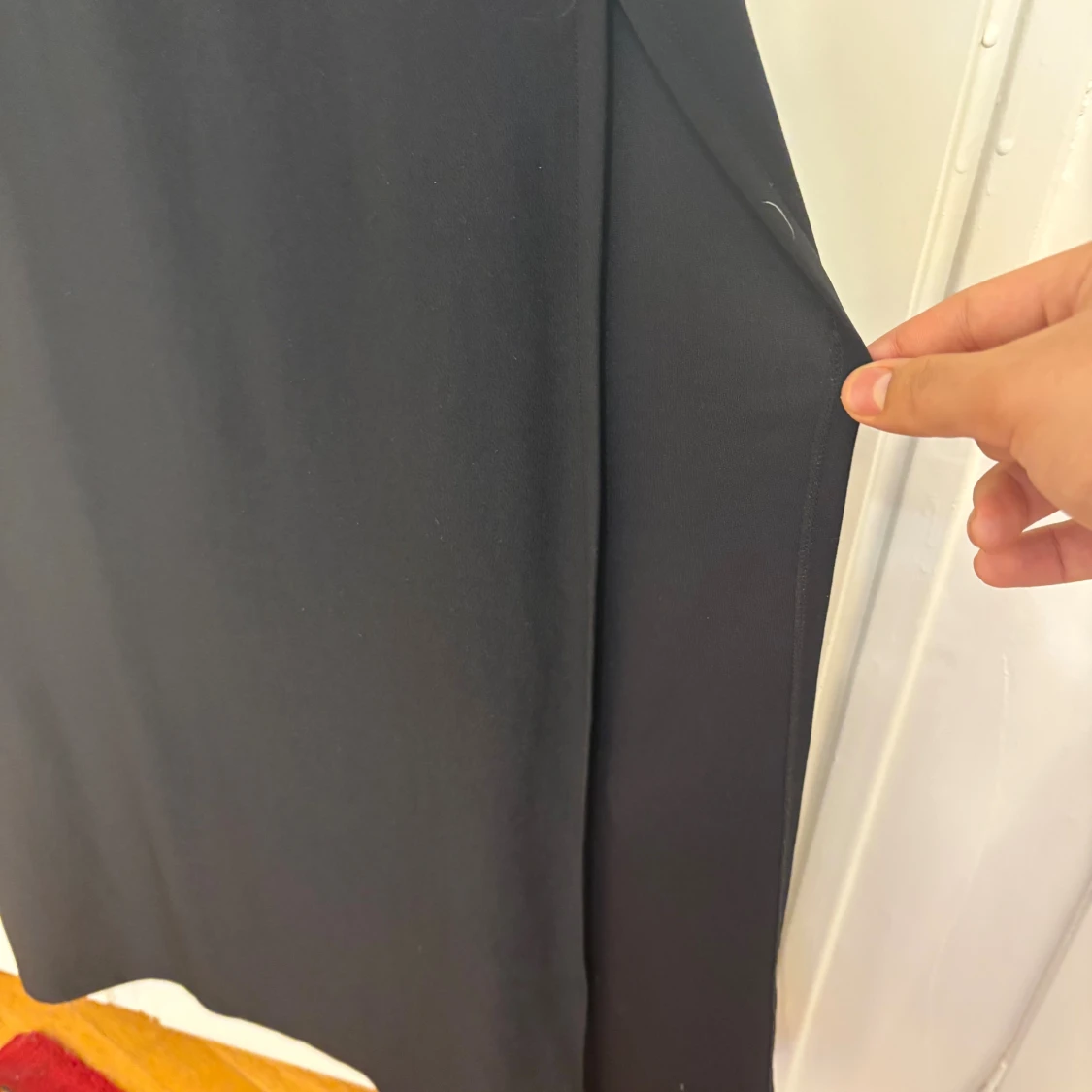 Svart långklänning med guldkedjor Vero Moda - 3