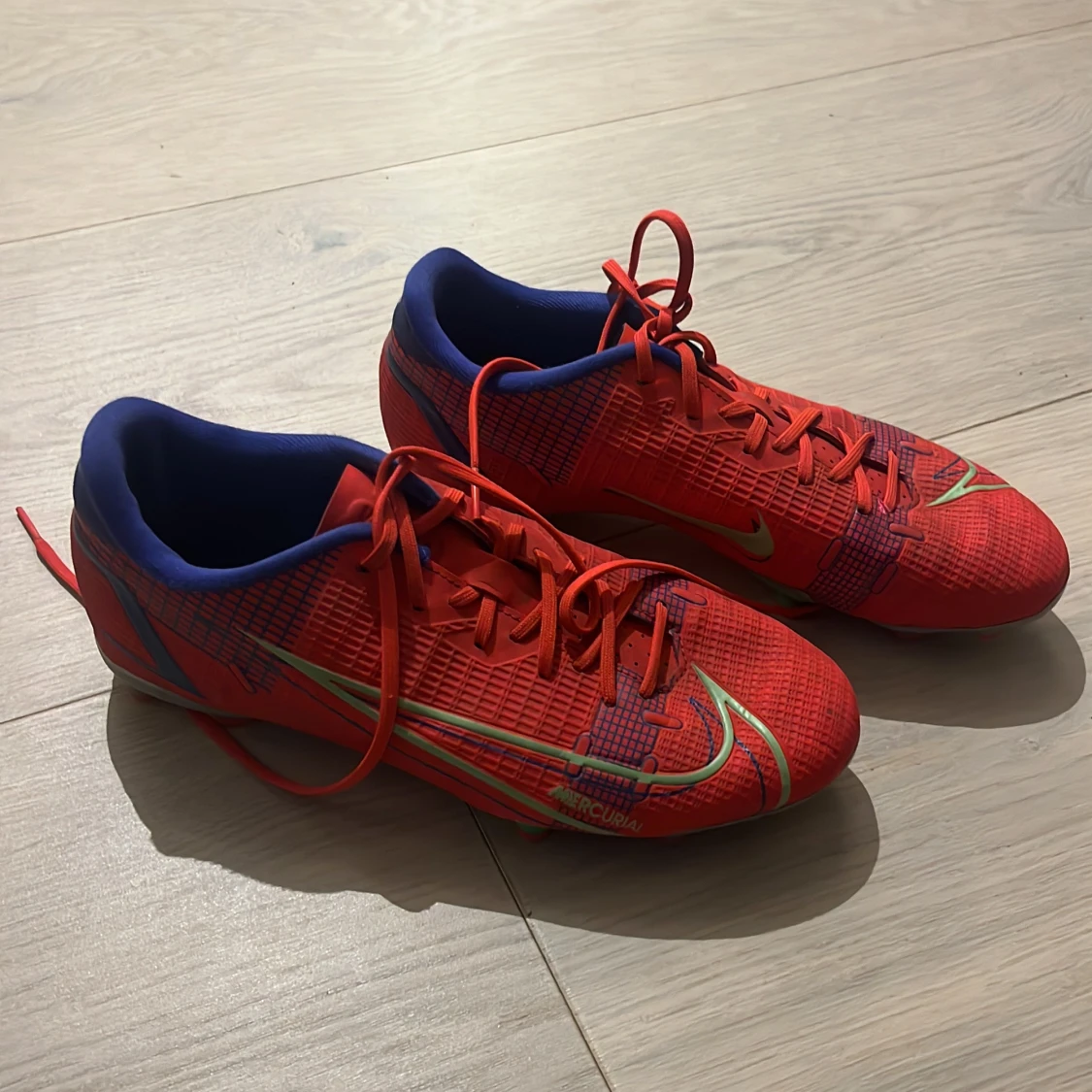 Nike Mercurial röda fotbollsskor - 1