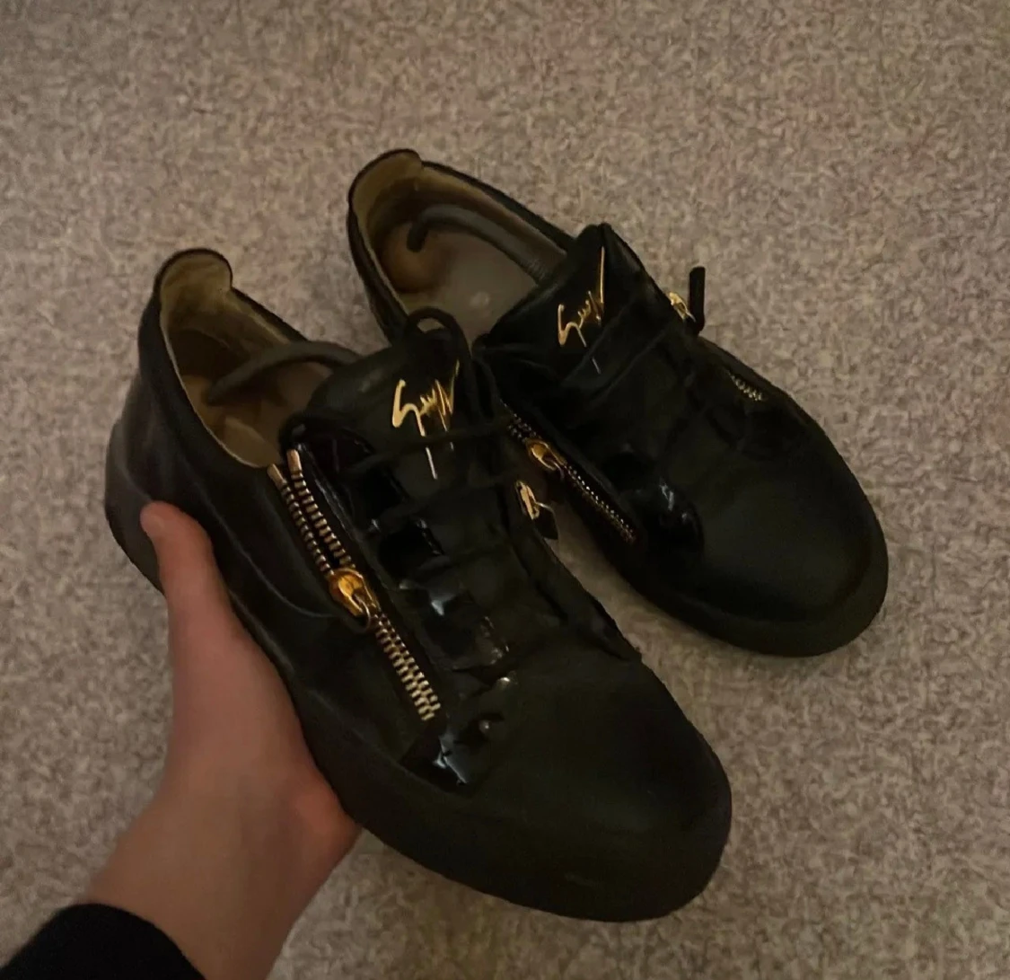 Guiseppe zanotti  - 1