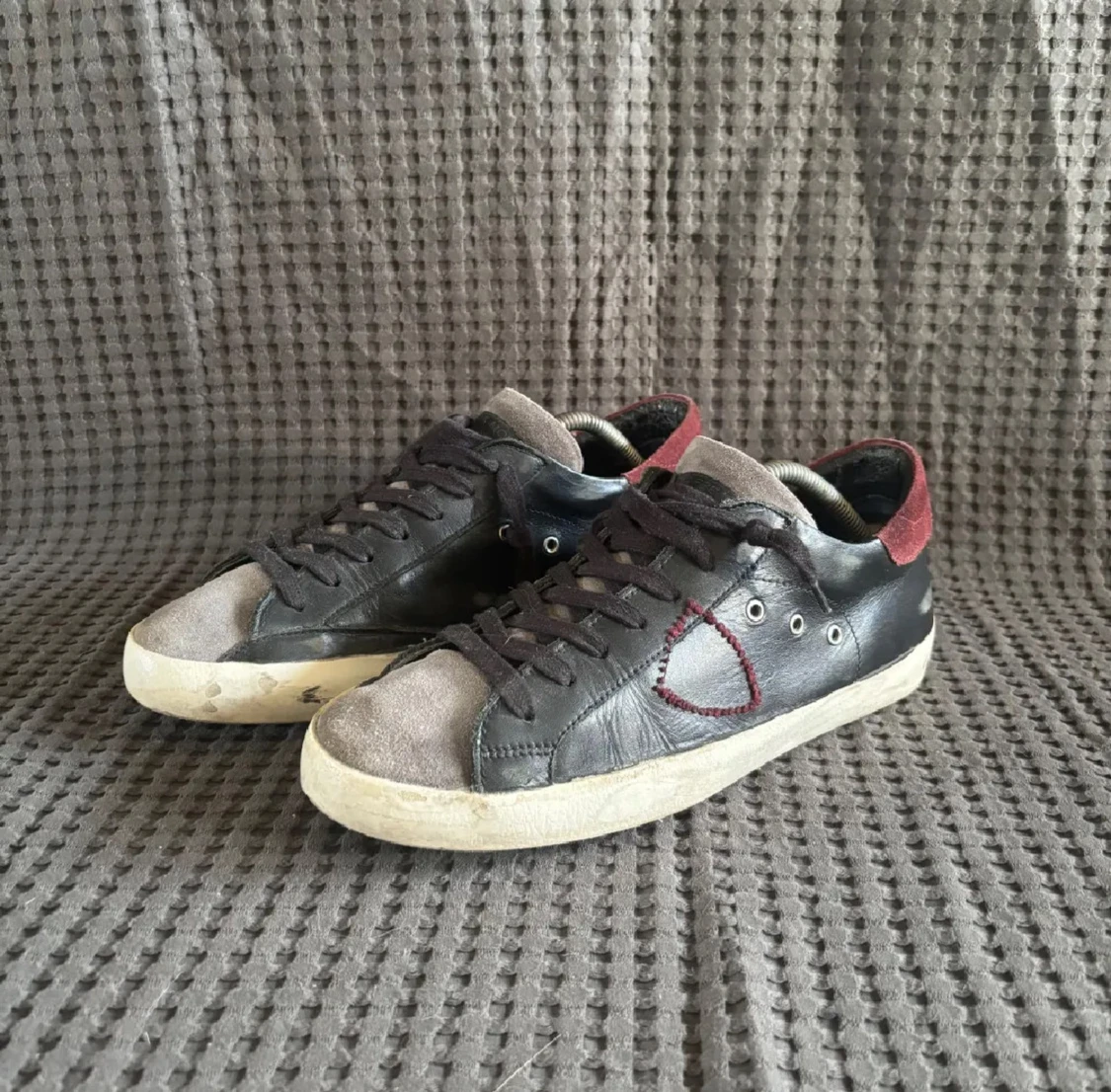 Philippe Model svarta sneakers strl 41