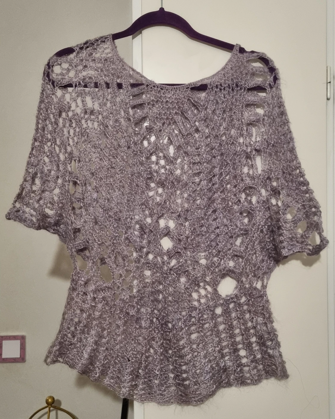 Ljuslila stickad topp med kort ärm