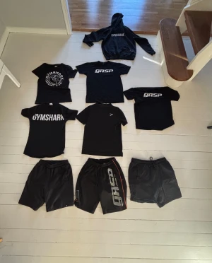 Gymkläder - Allt i ett | Märken: GASP & Gymshark | Skick: 9/10 på allt | Allt för 450kr | 4st plagg strl S resten M | Så passa på om du vill ha massa gymkläder nu till vintern eller som julklapp! 🧣