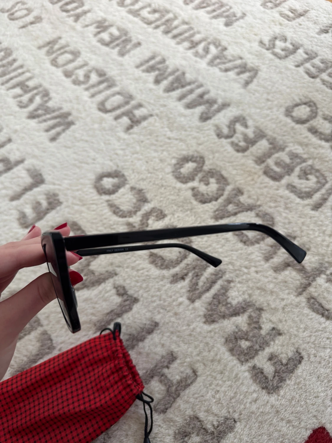 Svarta cat eye solglasögon Chanel - 1