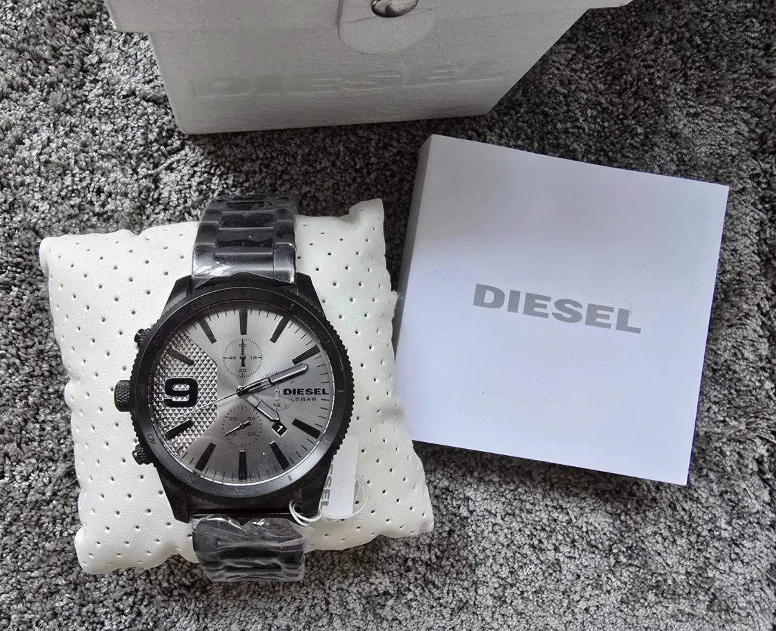 Ny och Oanvänd: Stilren Herrklocka Diesel Rasp Chronograph (DZ4453)