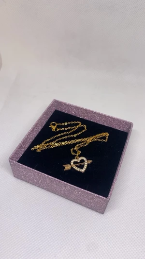 Arrow through heart necklace💘 - Superfint handgjort halsband!💞🎀✨