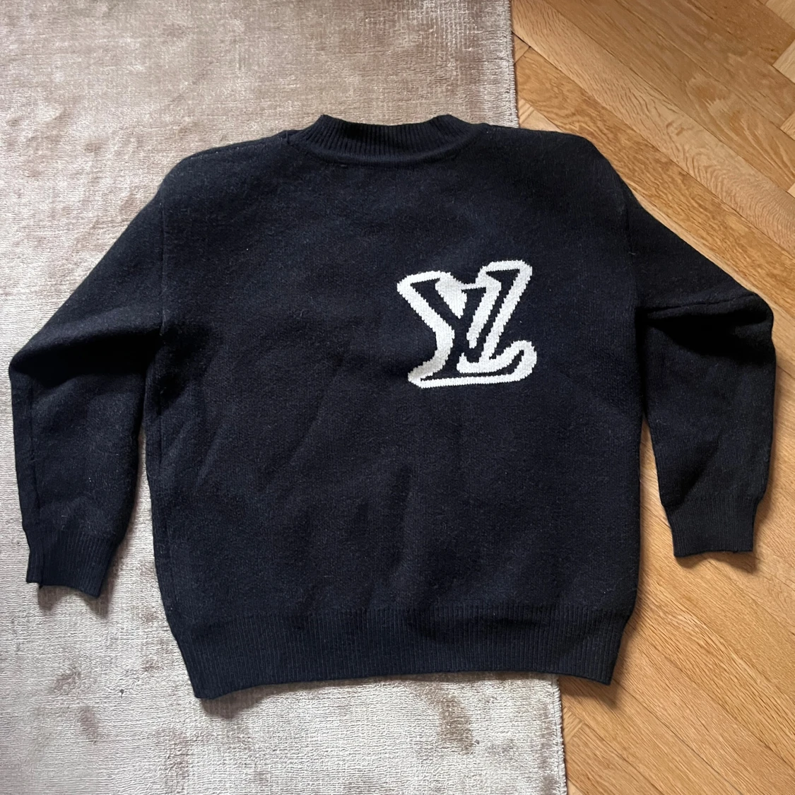 LV knit - 1