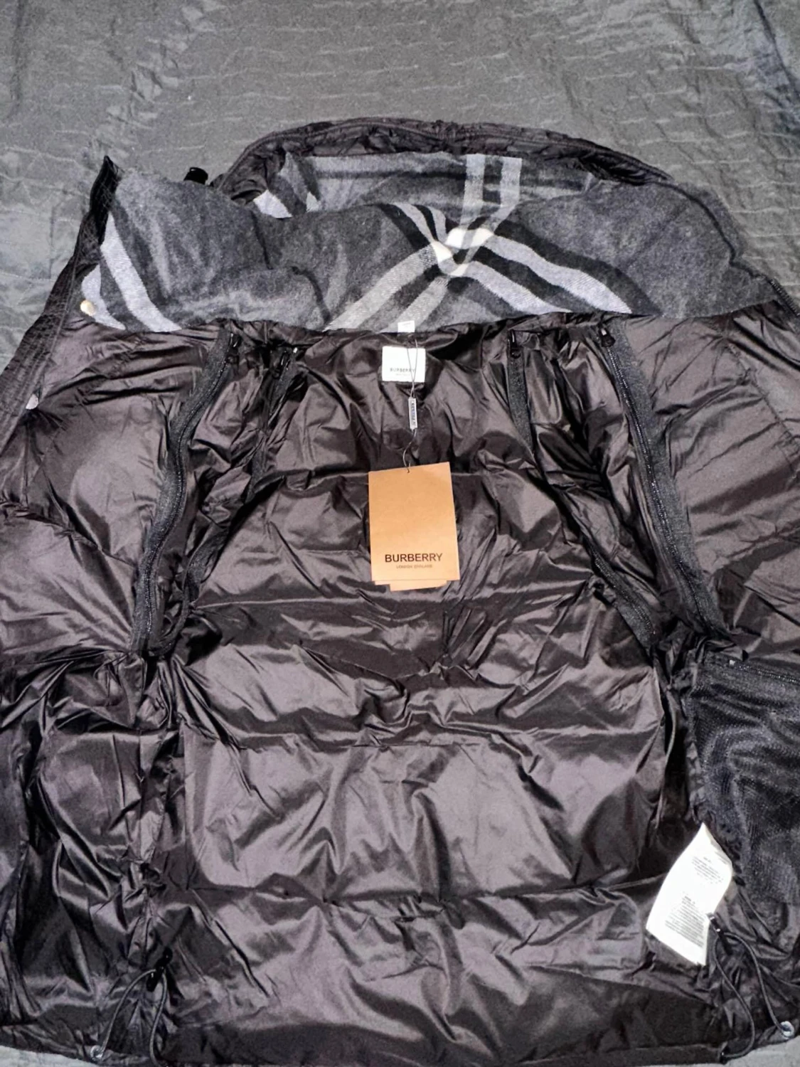 Svart pufferjacka från Burberry - 2