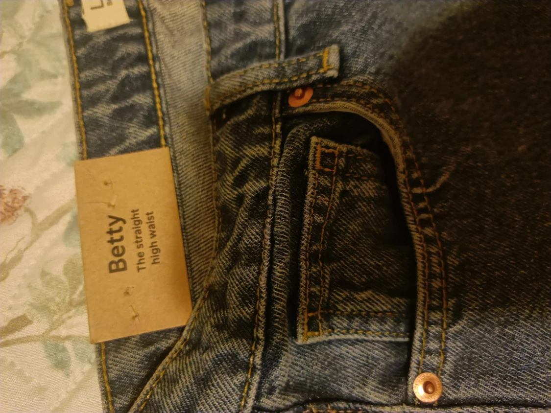 Blå raka jeans Betty från Lindex - 3