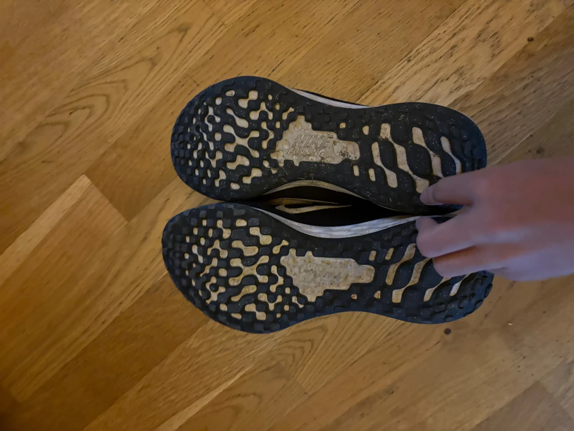 Nike svartvita löparskor - 2