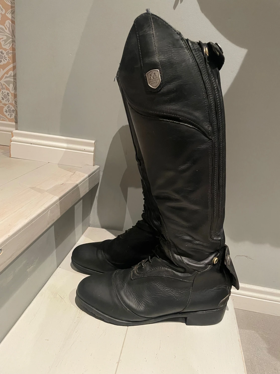 Svarta ridstövlar - 2