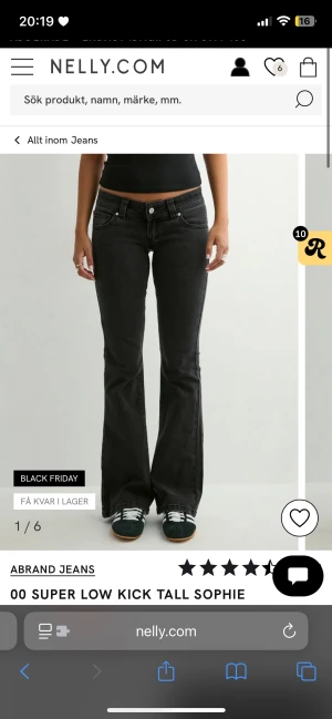 Slutsålda abrand jeans - Så snygga jeans lågmidjade använda en gång nypris 1000kr slutsålda överallt. Waist 30 ungefär storlek M. Svart tvätt men lite grå Aktig ton 