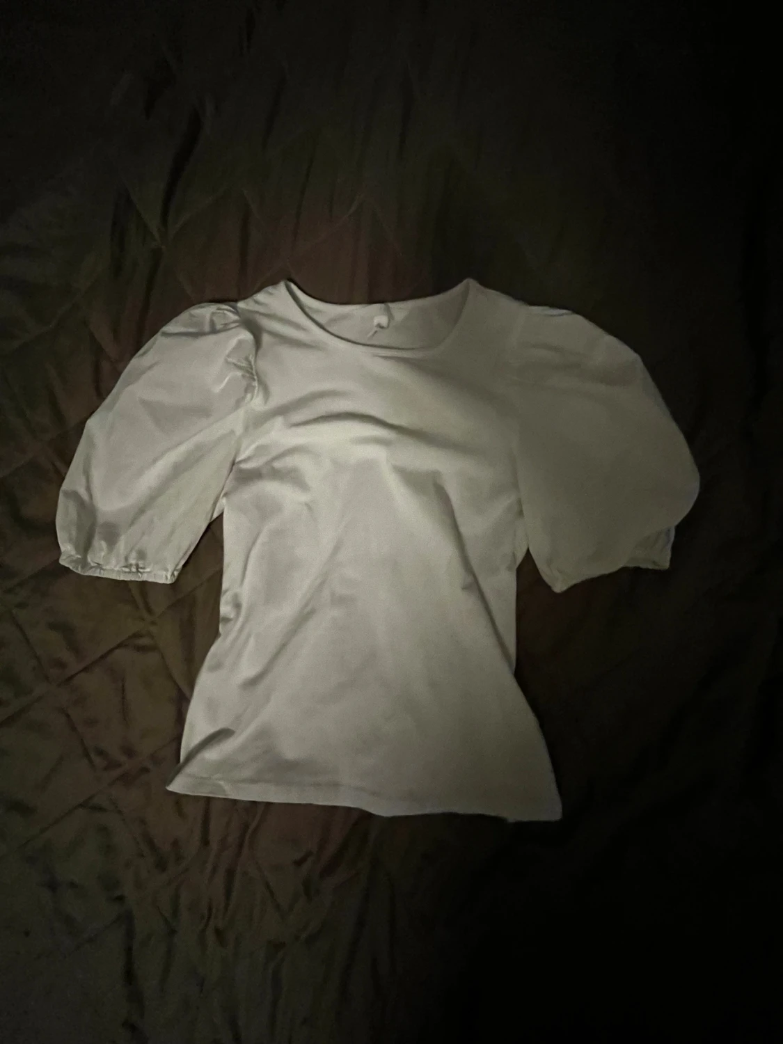 Vit blus med puffärmar ifrån h&m - 1