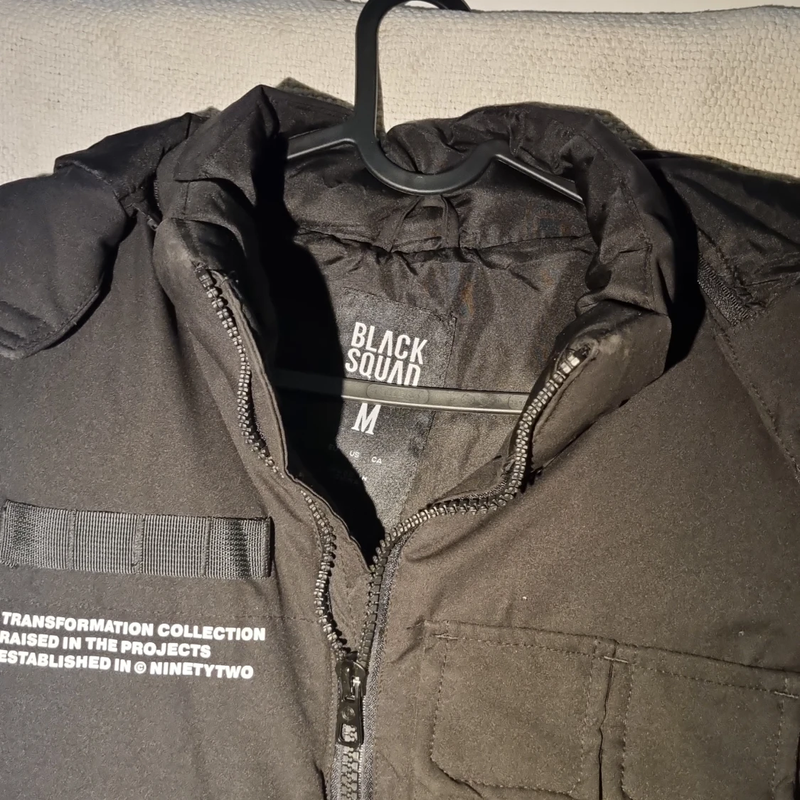 Svart dunväst från Black Squad - 2