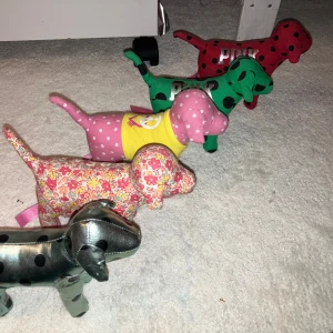 5stycken Pink Victoria’s Secret hundar  - Y2k 2000s Pink Victoria’s seacret hundar. 200kr styck eller alla för 790kr