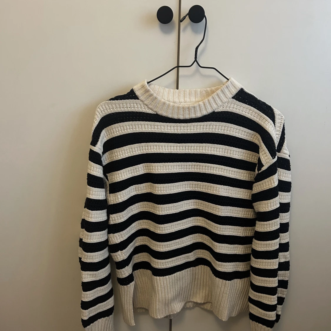 Randig stickad tröja från H&M