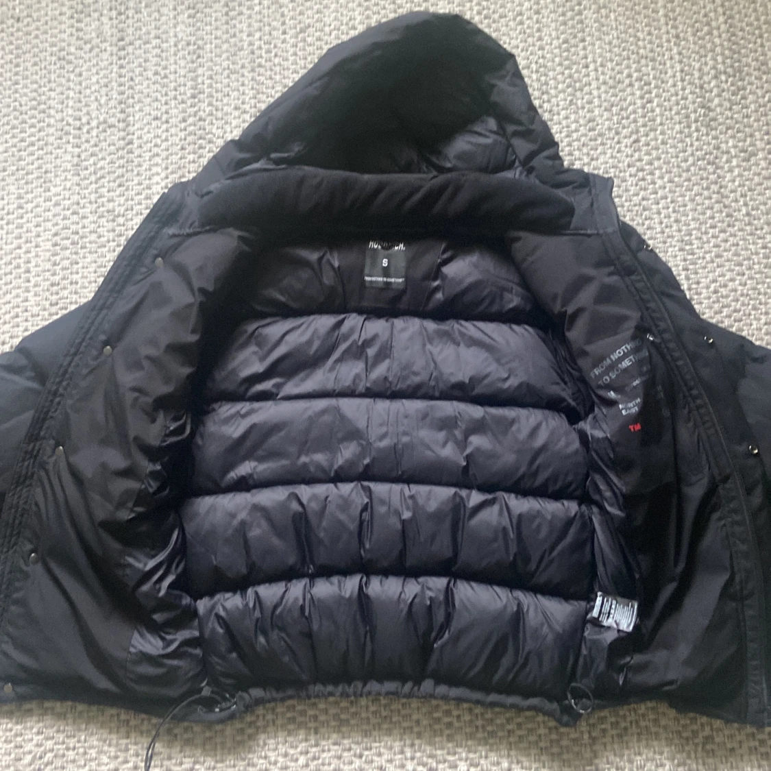 Svart pufferjacka från Hoodrich storlek S-M - 1