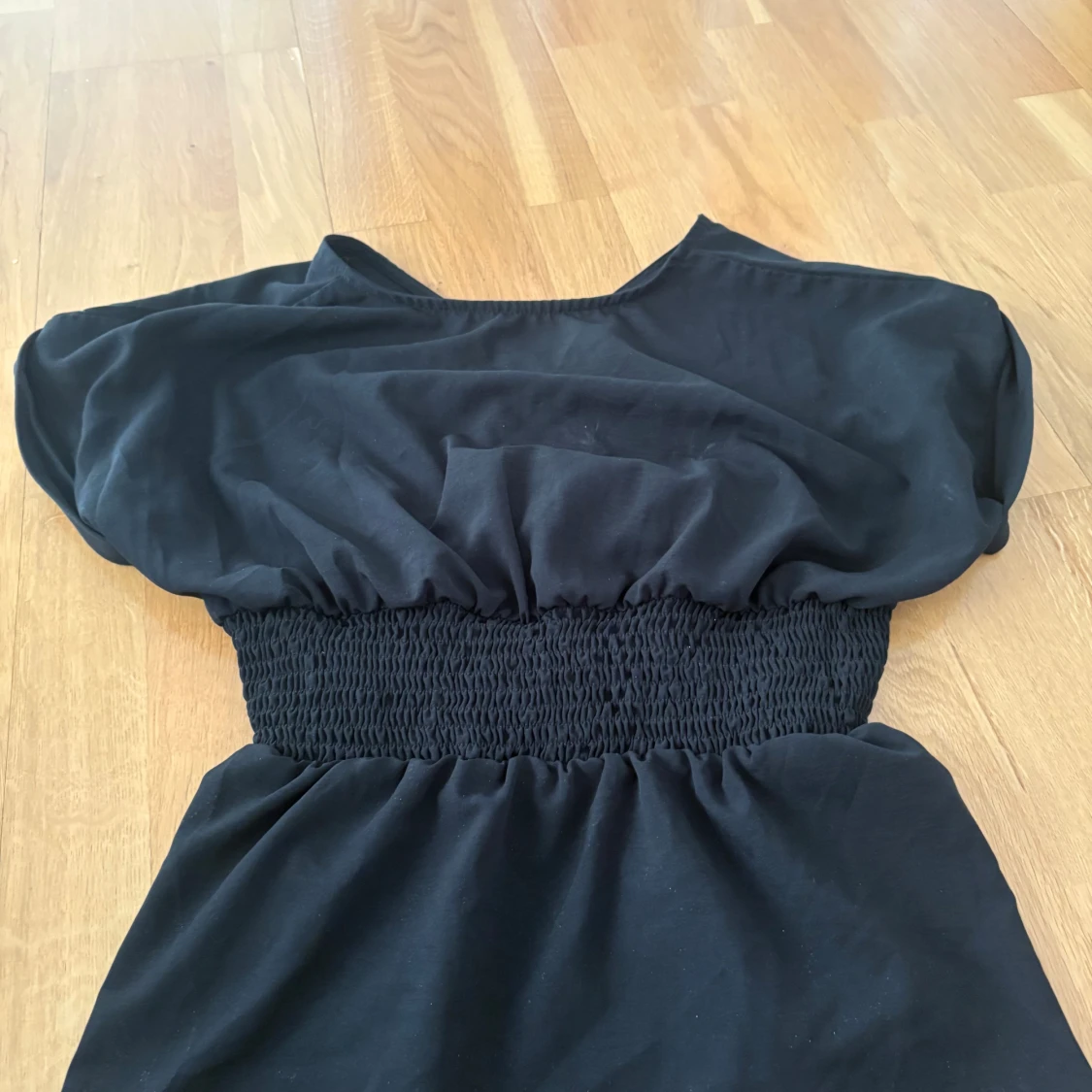 Svart omlottblus från SHEIN - 1