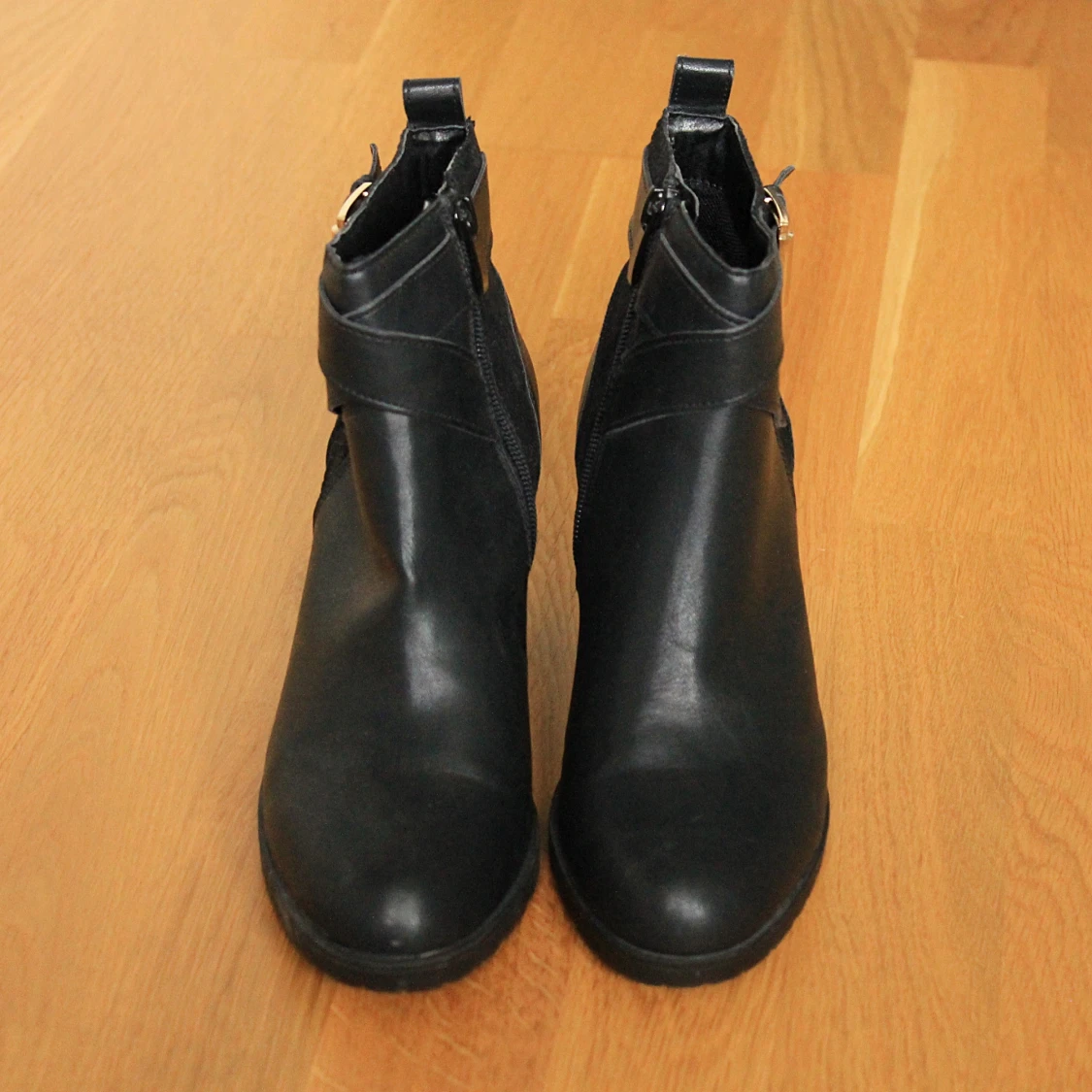 Svarta klackskor - 1