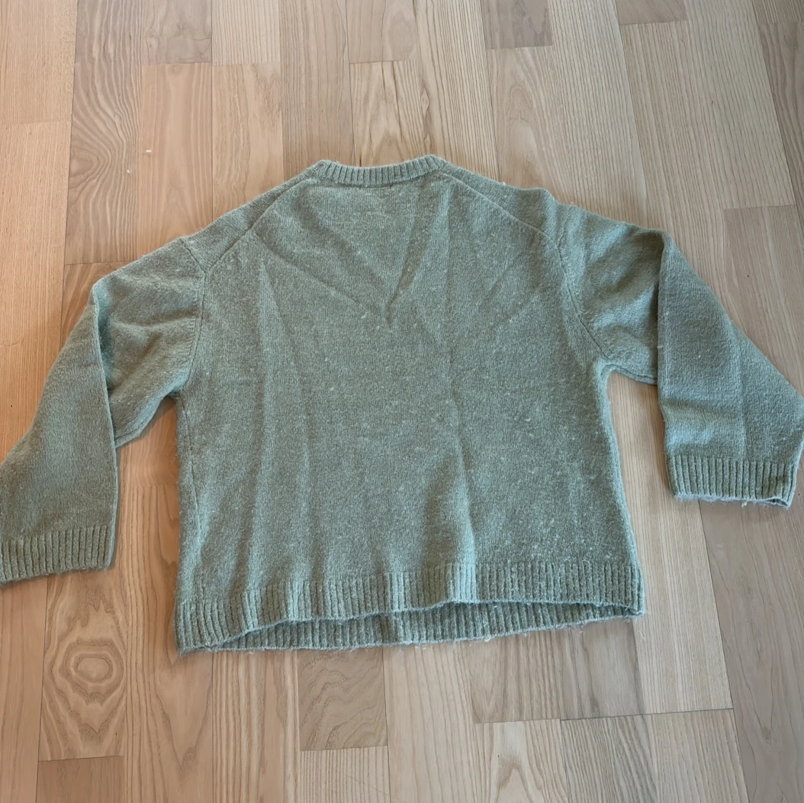 Grön stickad tröja från Gina Tricot - 2