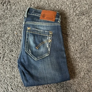 Dondup Jeans  - Säljer ett par feta jeans från Dondup för endast 799! Passar ca 150-160