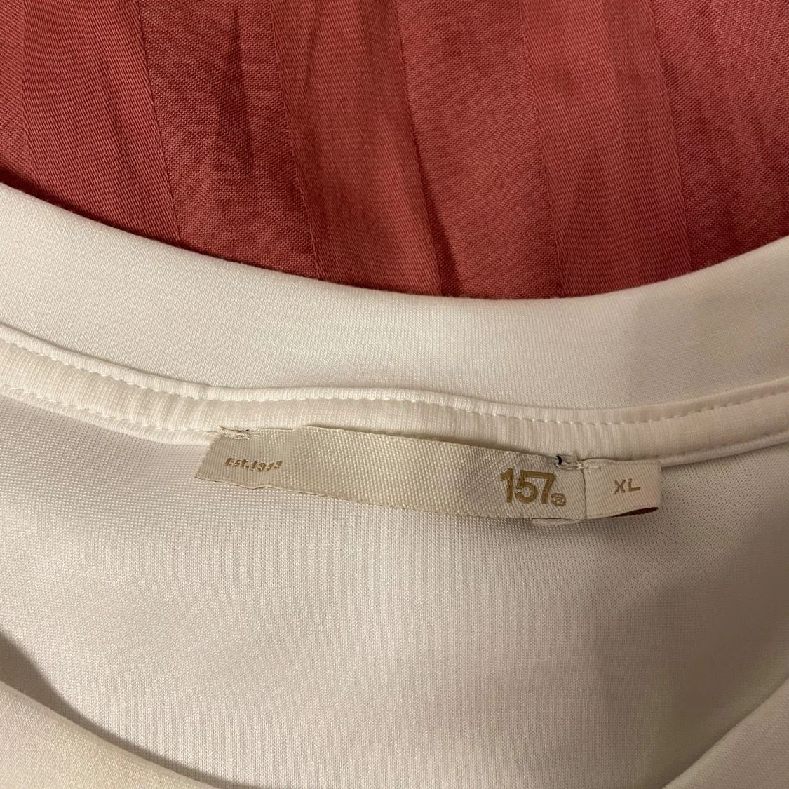 Vit sweatshirt från 157 - 1