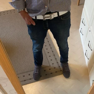 Vit bälte  - 10/10 skick 