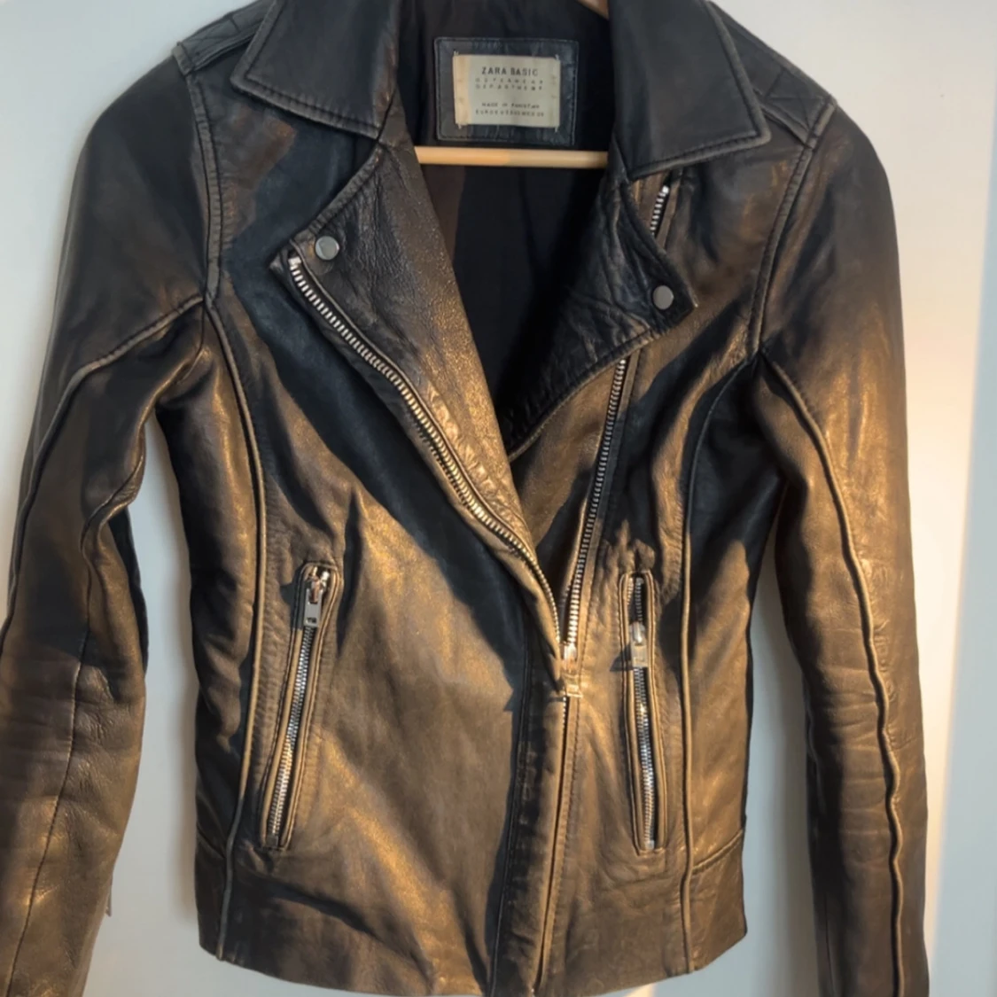 Svart skinnjacka från Zara Basic XS