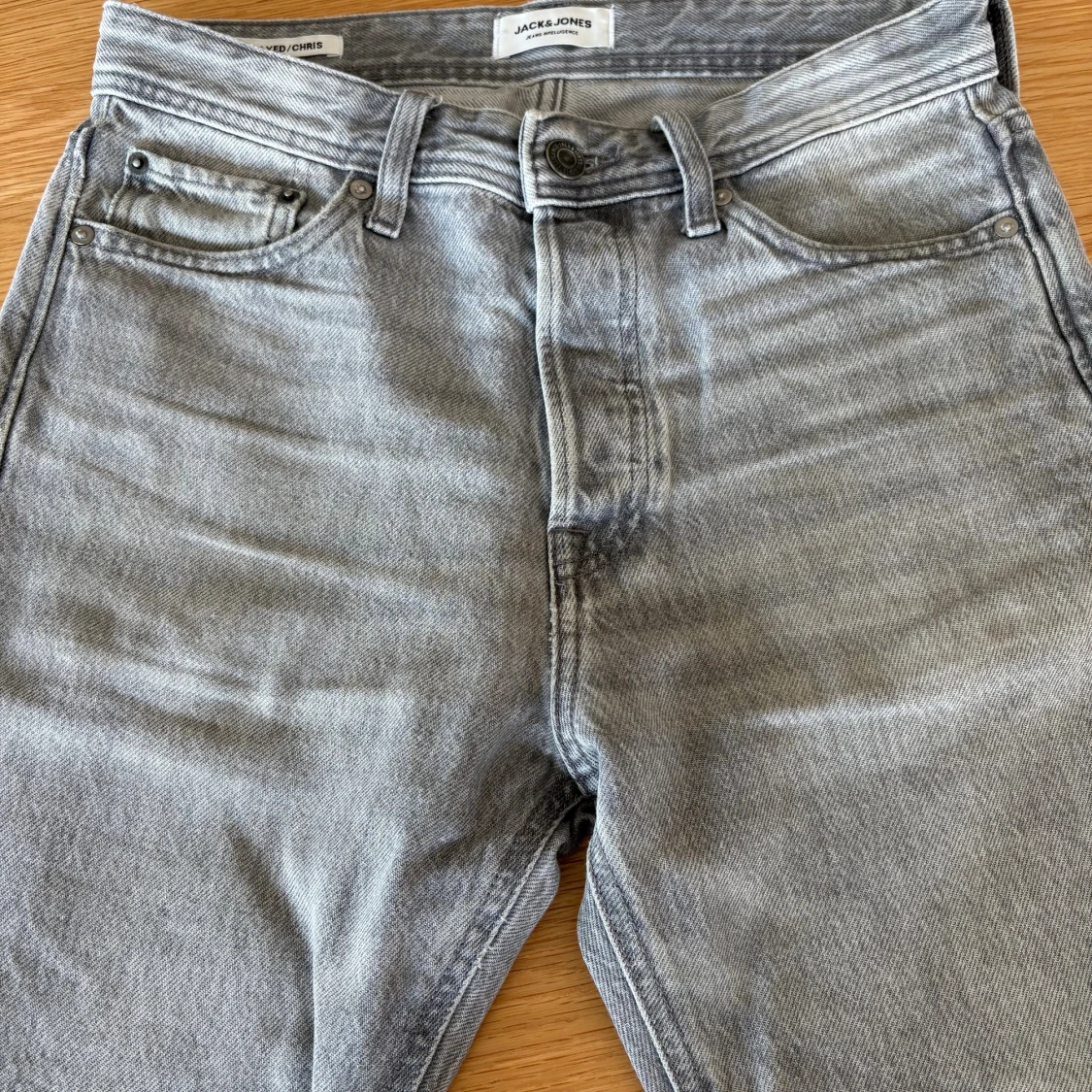 Grå jeans från Jack & Jones, 27/30 - 1