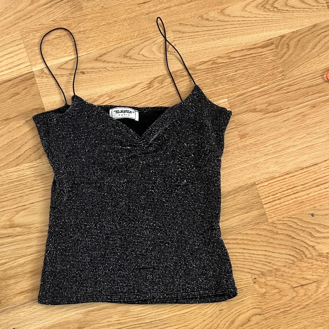 Glittrig svart linne från twister - 1