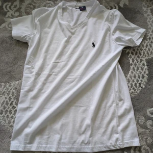 Polo Ralph Lauren tröja - Helt ny oanvänd size M skickas inom 24-48 timmar