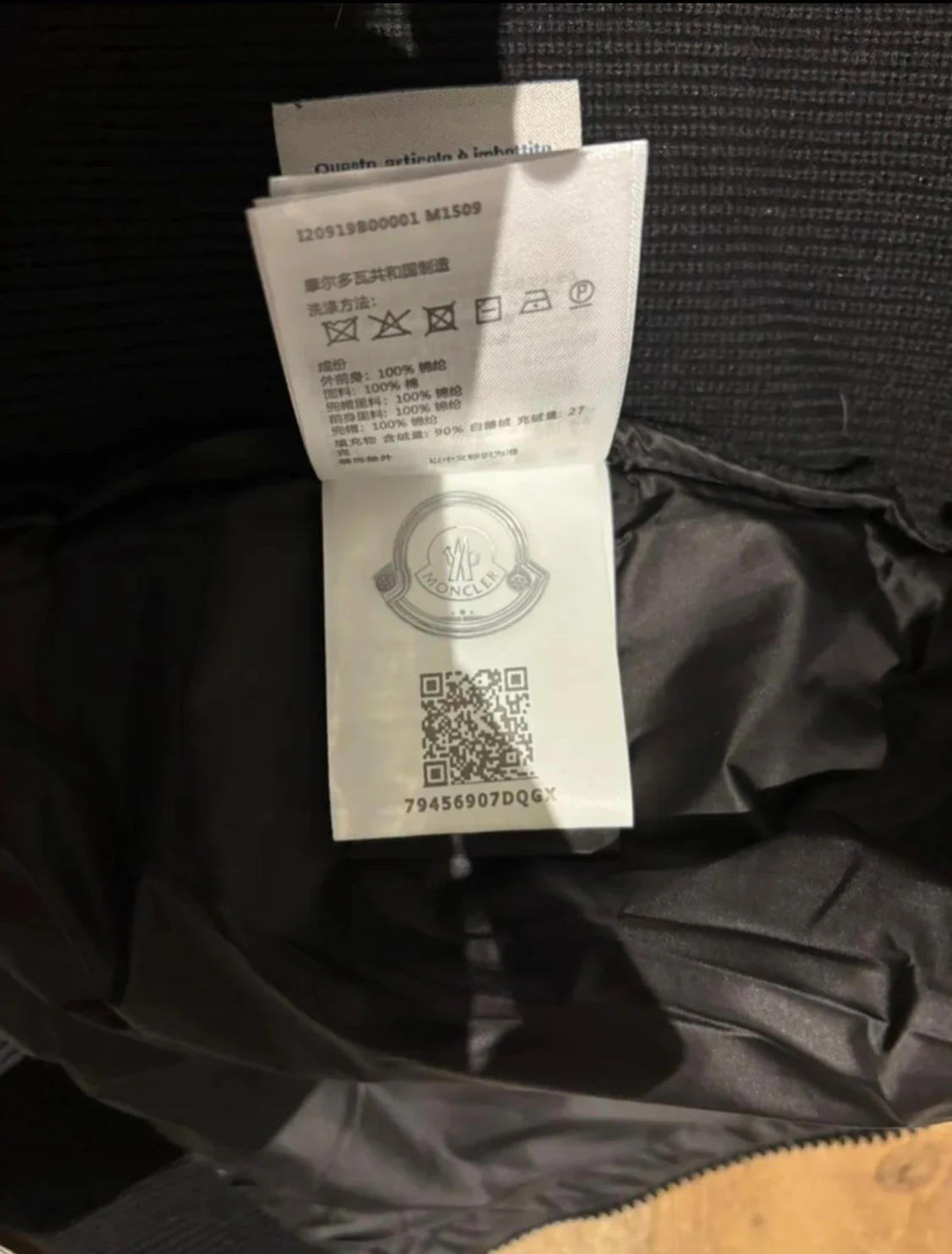 Svart Moncler pufferjacka med huva - 3