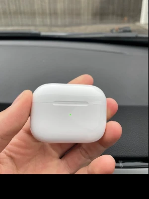 AirPods Pro 2 - Säljer ett par oanvända airpods pro 2. Aldrig använda. 