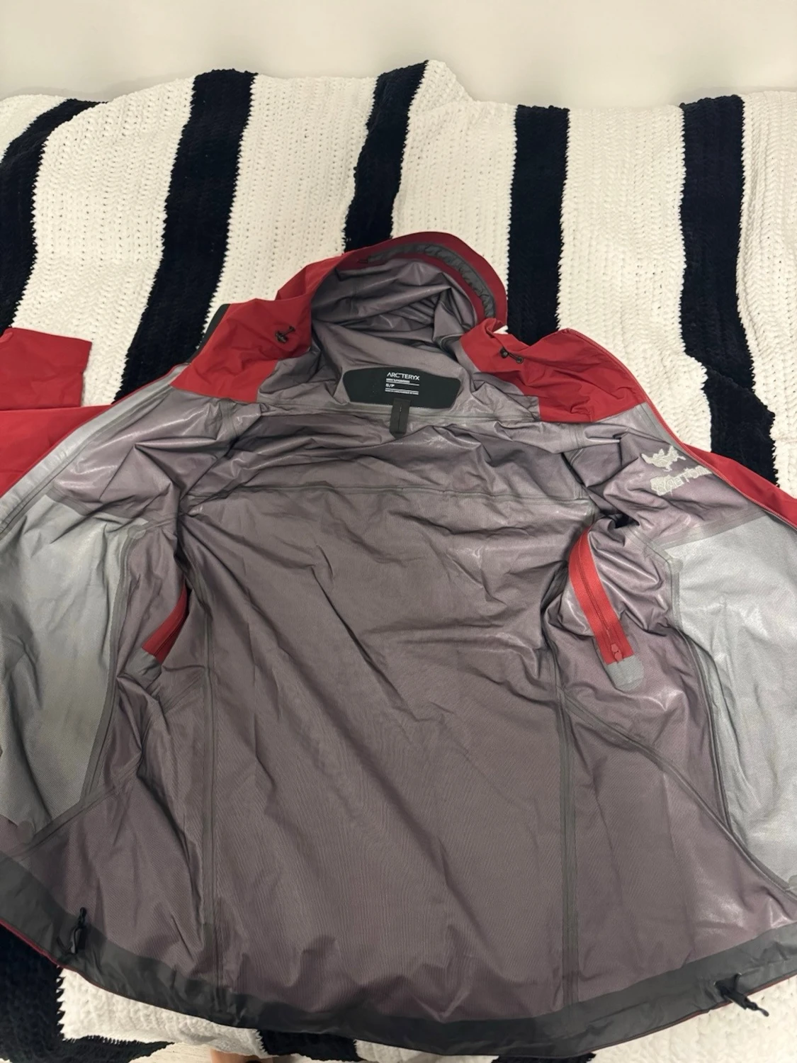 Röd Arc'teryx Gore-Tex vindjacka - 5