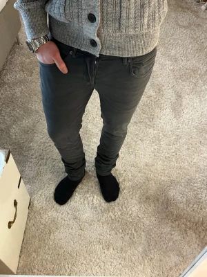 Dondup George jeans - Dondup Jeans | skick 9/10 | Storlek 29 | Pris - 699kr | Modellen är ca 179cm lång | Hör av dig vid minsta fråga eller fundering!!