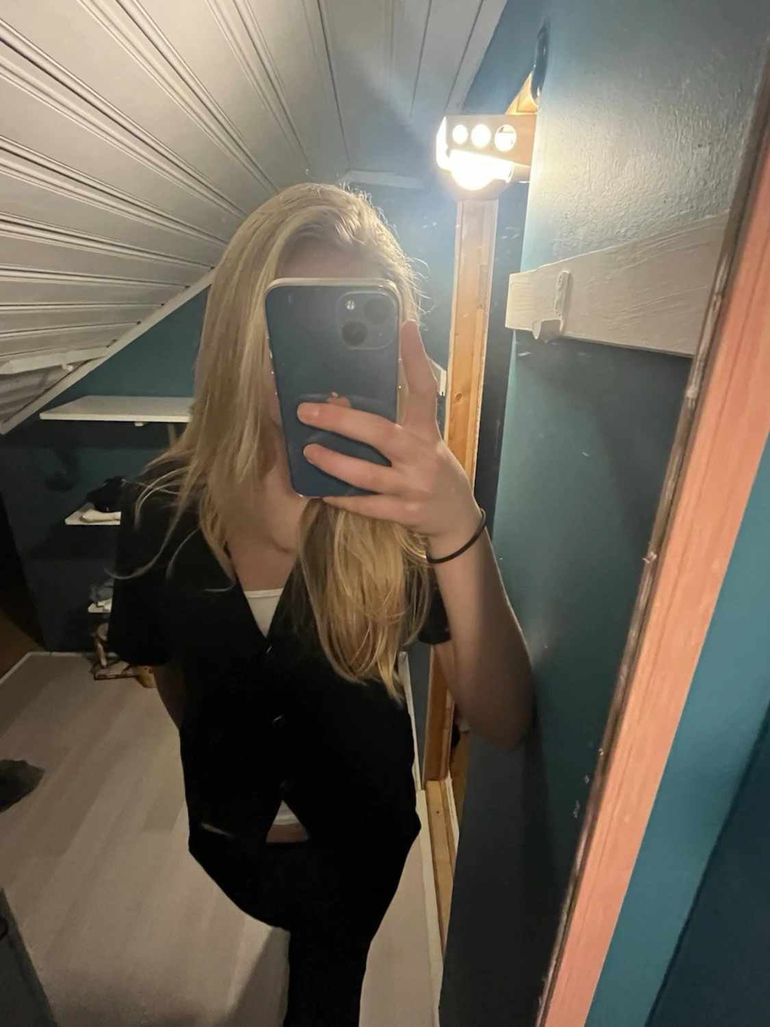 Svart kortärmad blus med knappar