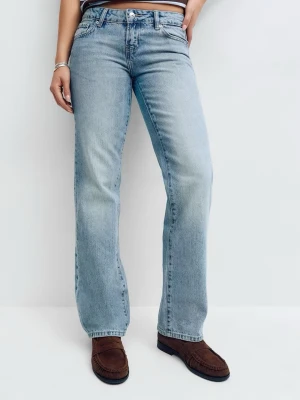 Scandi low waist jeans🙌🏾 - Snygga Low waist jeans från Gina Tricot! (säljer massa andra jeans) Säljer för 100kr (kostar 500kr) 