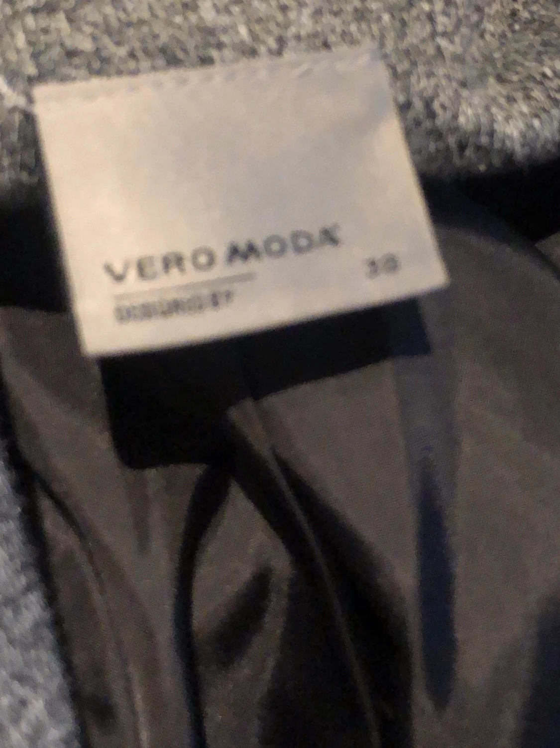 Grå kavaj från Vero Moda med dragkedja - 1